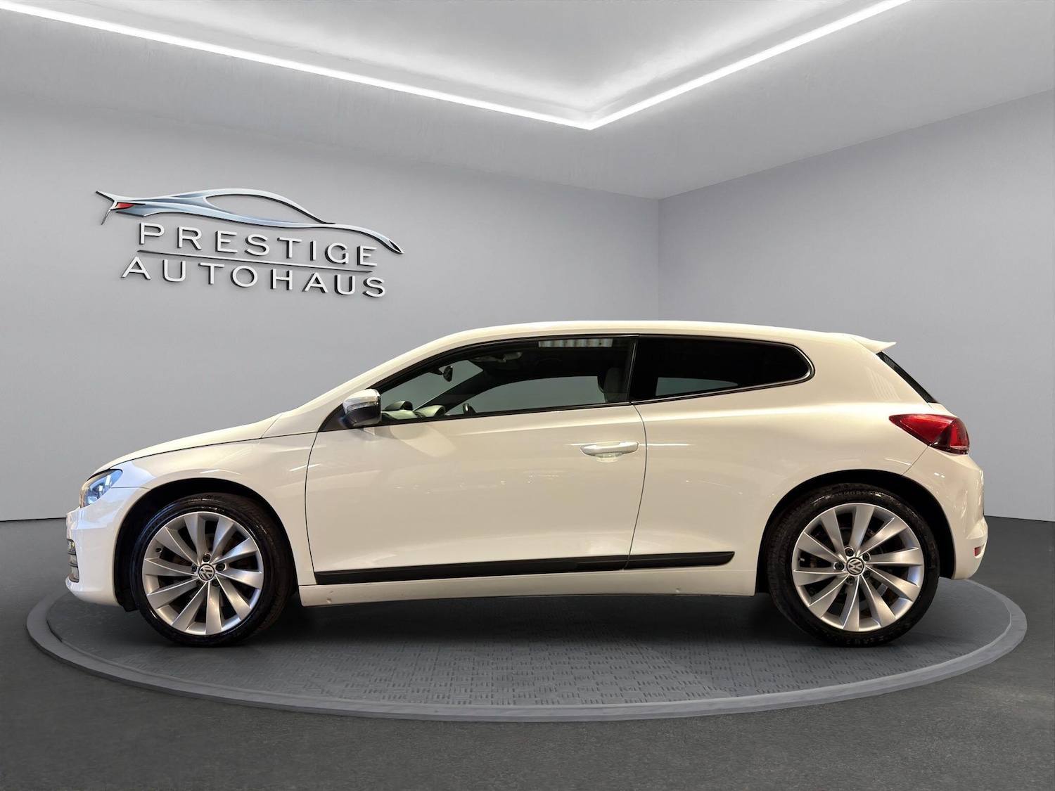 Used Volkswagen Scirocco 2016 for sale - 76287923: Photo 6