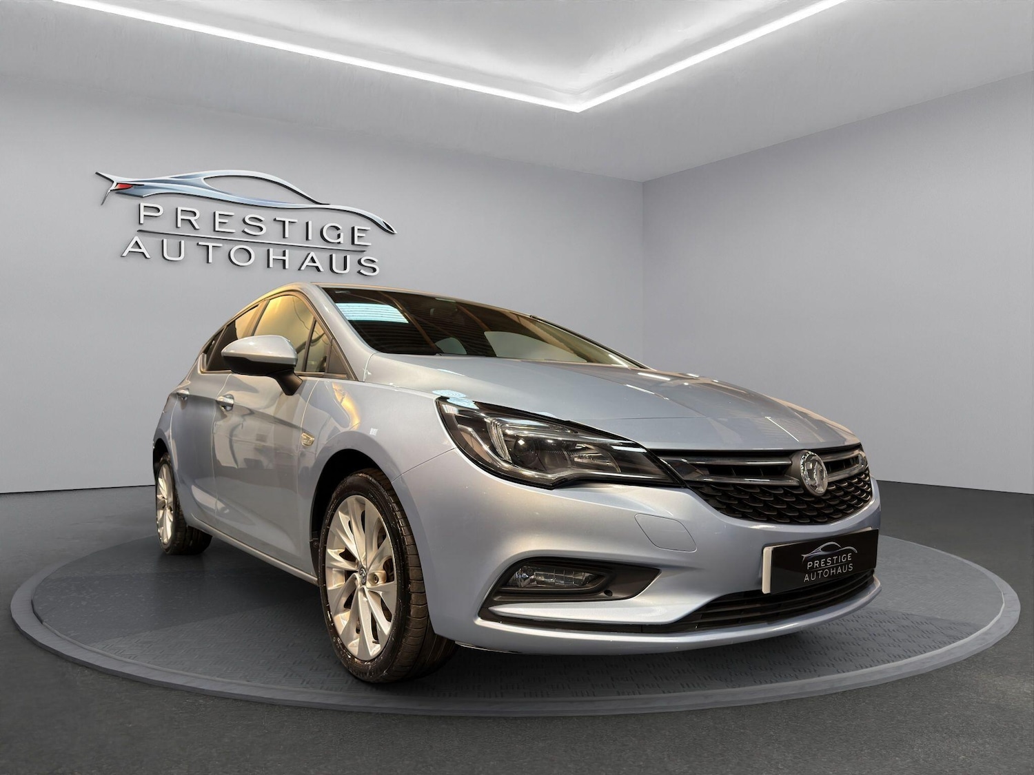 Used Vauxhall Astra 2018 for sale - 76836510: Photo 1