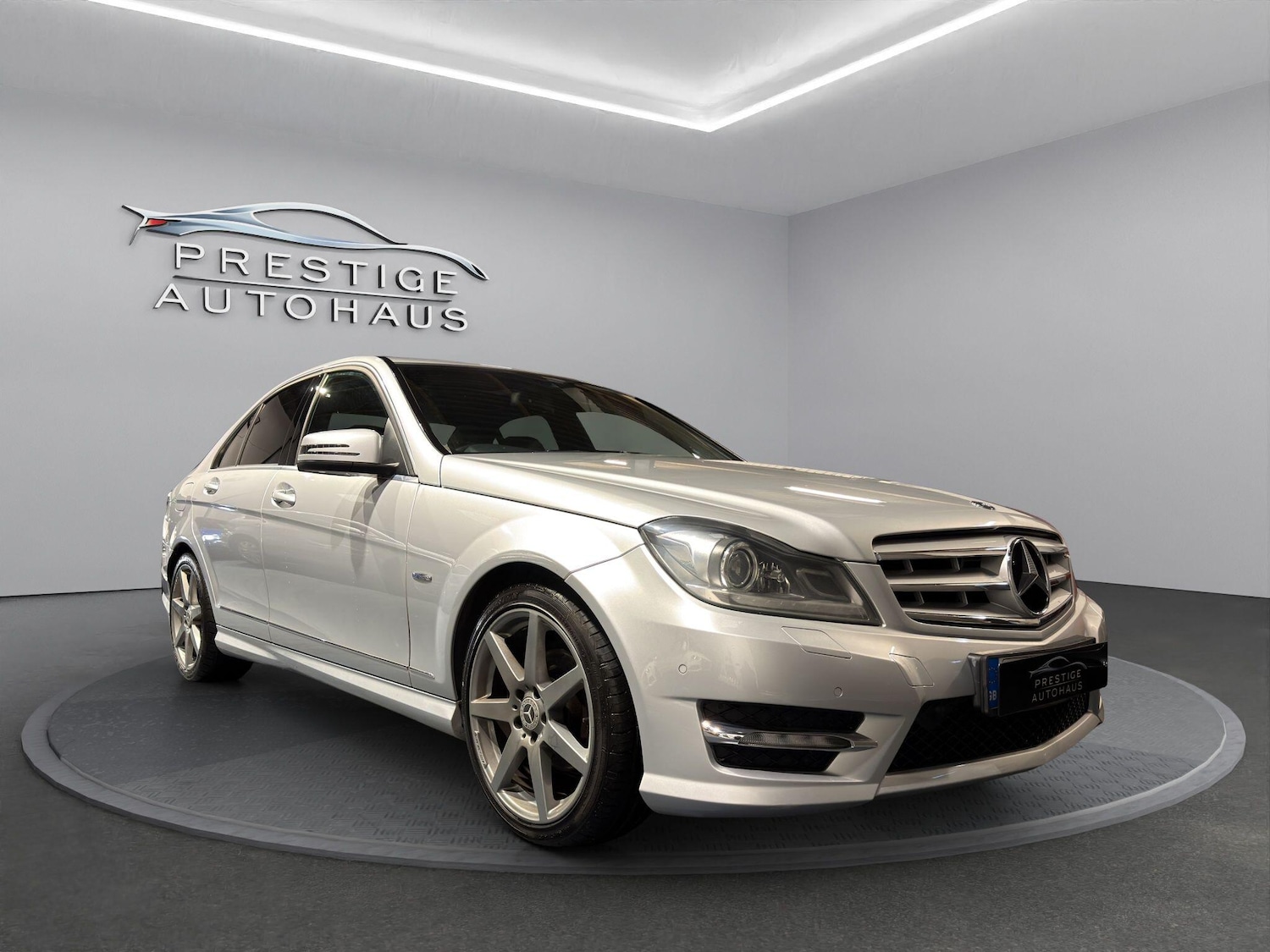 Used Mercedes-Benz C Class 2012 for sale - 76581268: Photo 1