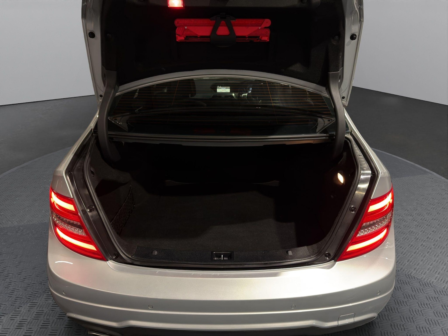 Used Mercedes-Benz C Class 2012 for sale - 76581268: Photo 11