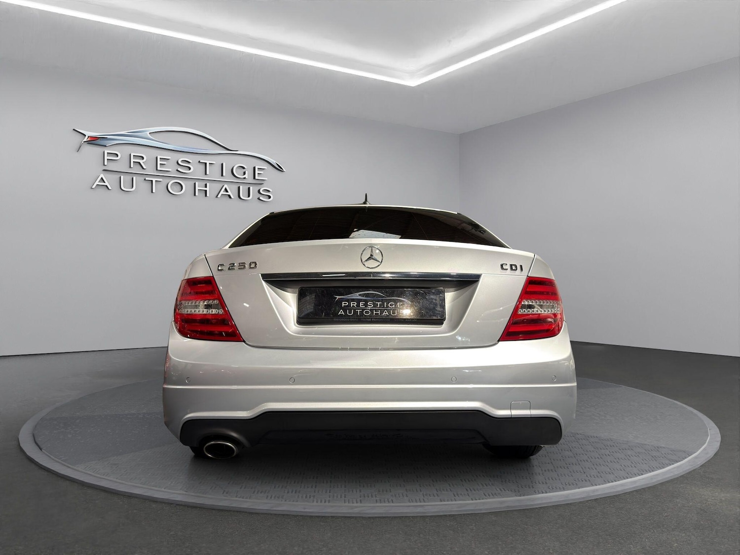 Used Mercedes-Benz C Class 2012 for sale - 76581268: Photo 4