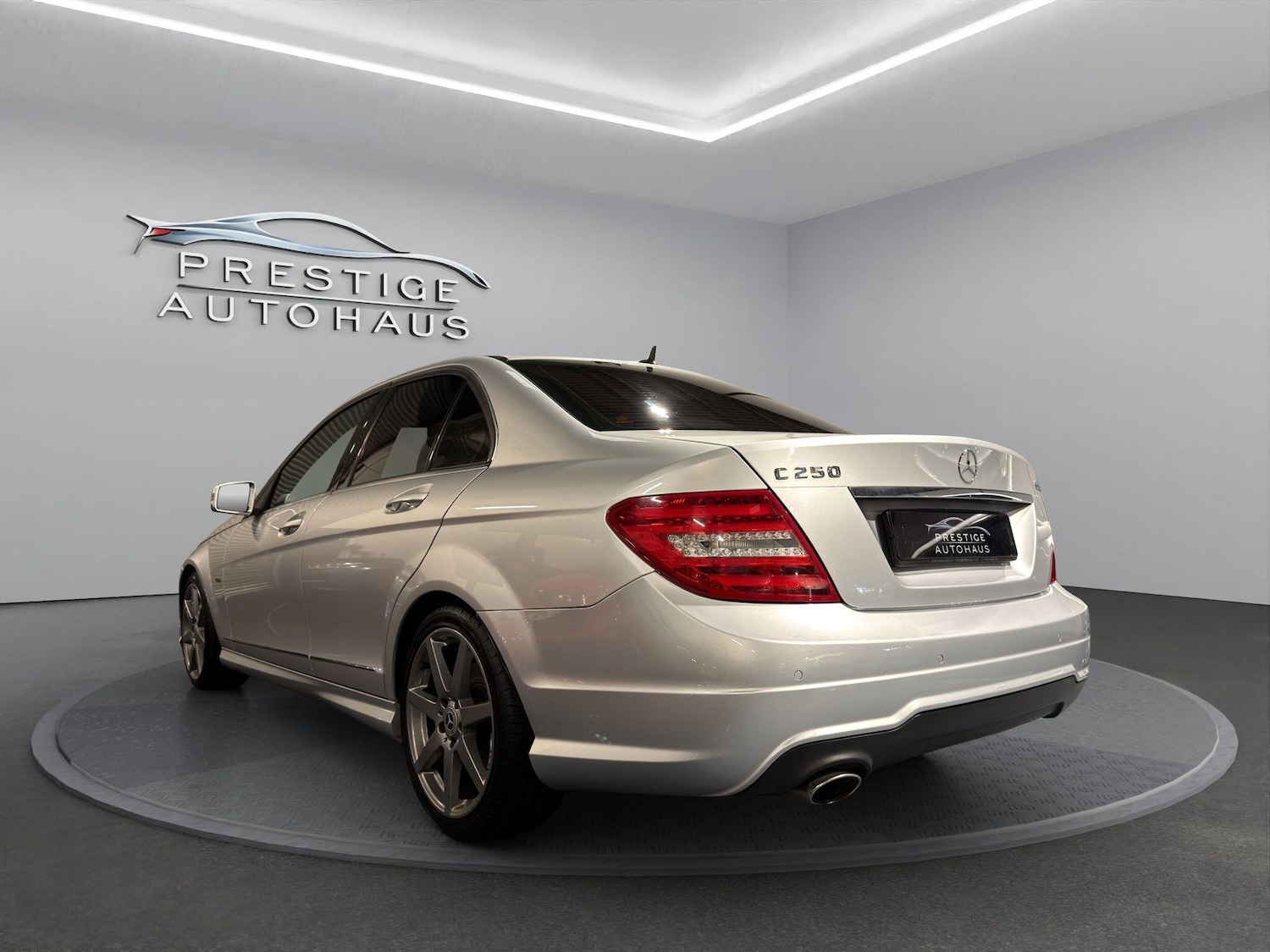 Used Mercedes-Benz C Class 2012 for sale - 76581268: Photo 5