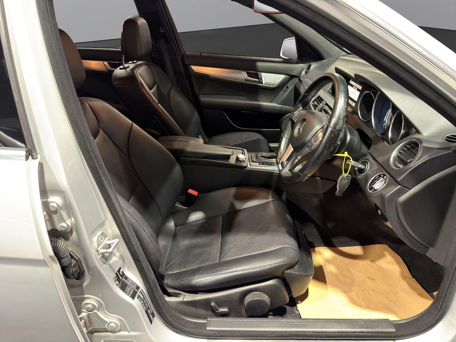 Used Mercedes-Benz C Class 2012 for sale - 76581268: Photo 9