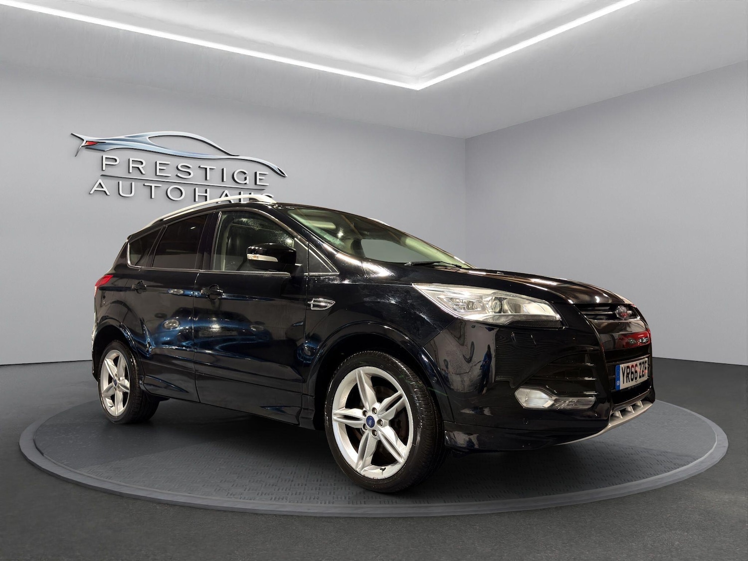 Used Ford Kuga 2016 for sale - 76685541: Photo 1