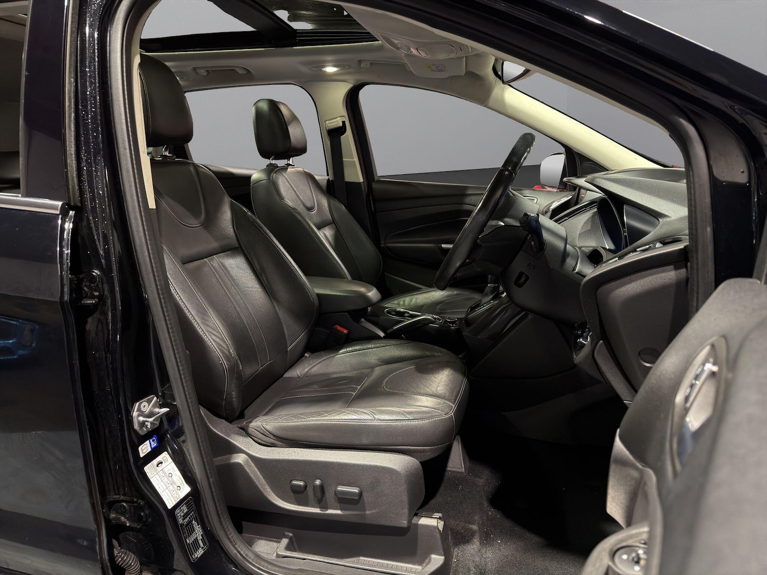 Used Ford Kuga 2016 for sale - 76685541: Photo 9