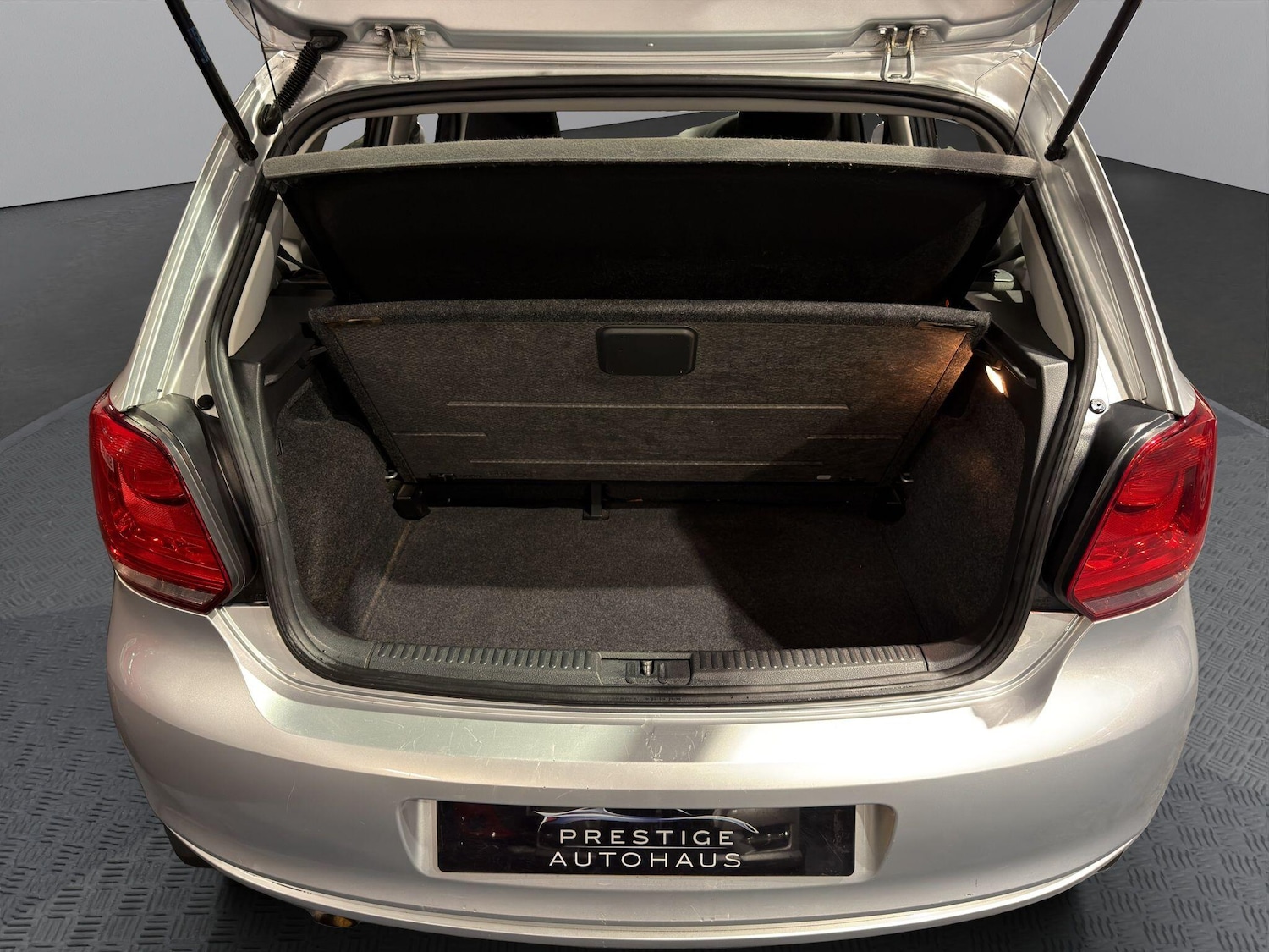 Used Volkswagen Polo 2011 for sale - 76581267: Photo 11