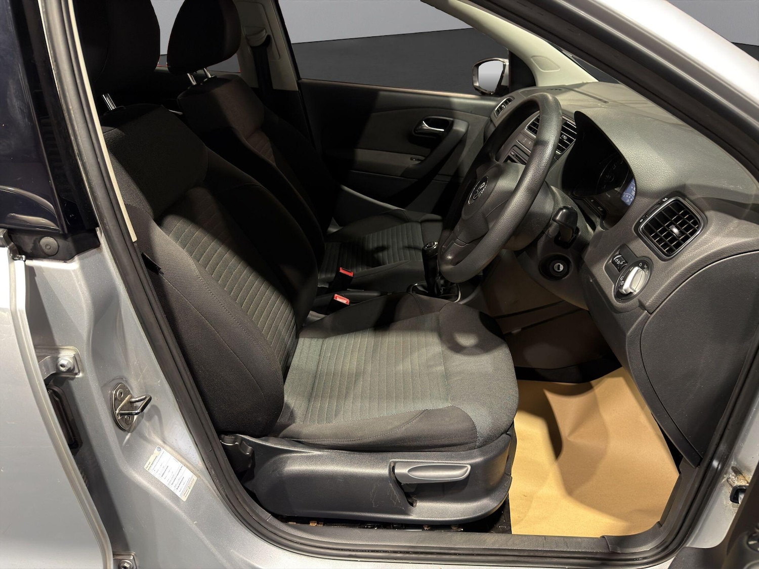 Used Volkswagen Polo 2011 for sale - 76581267: Photo 9