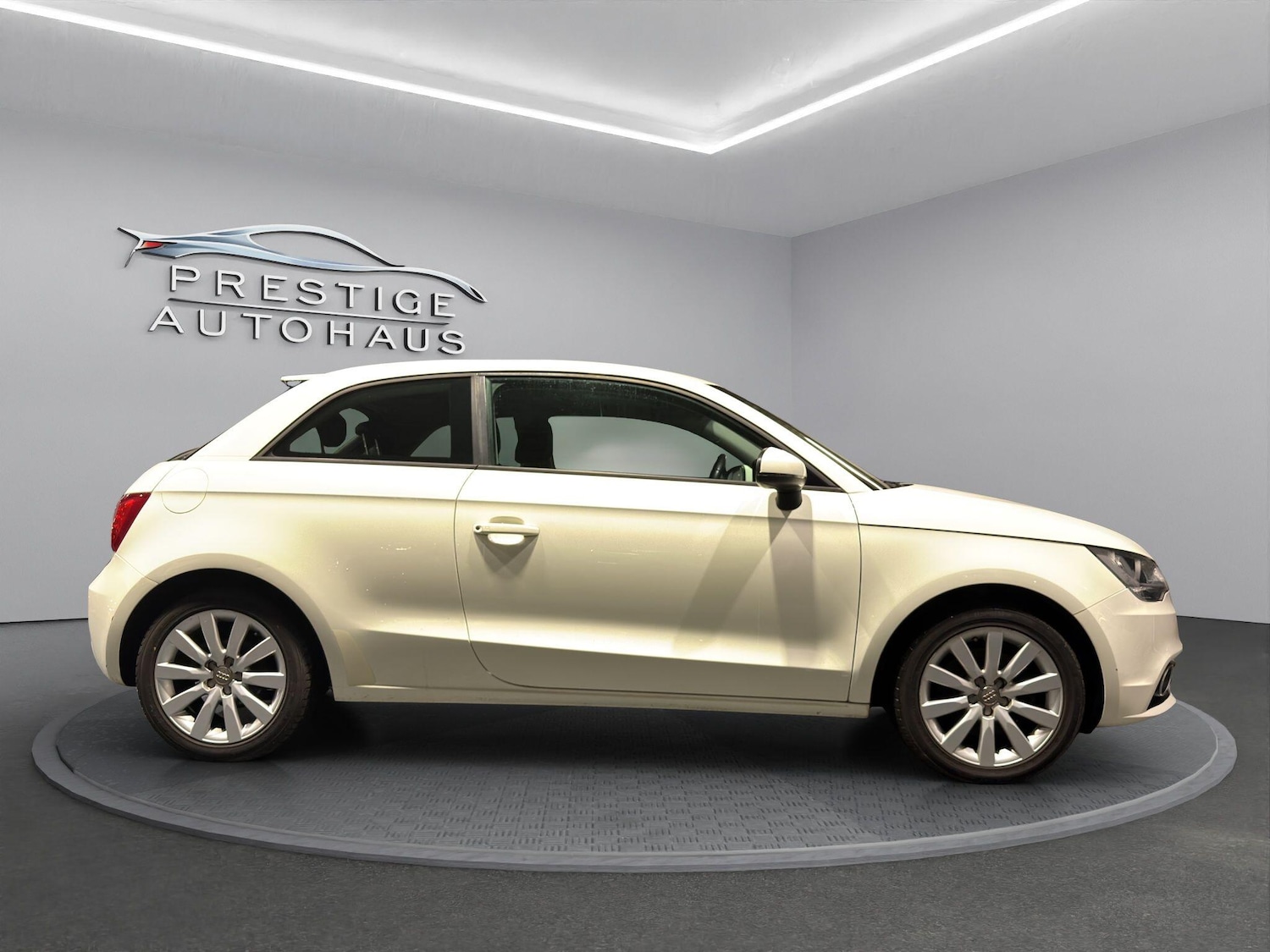 Used Audi A1 2013 for sale - 76487303: Photo 2