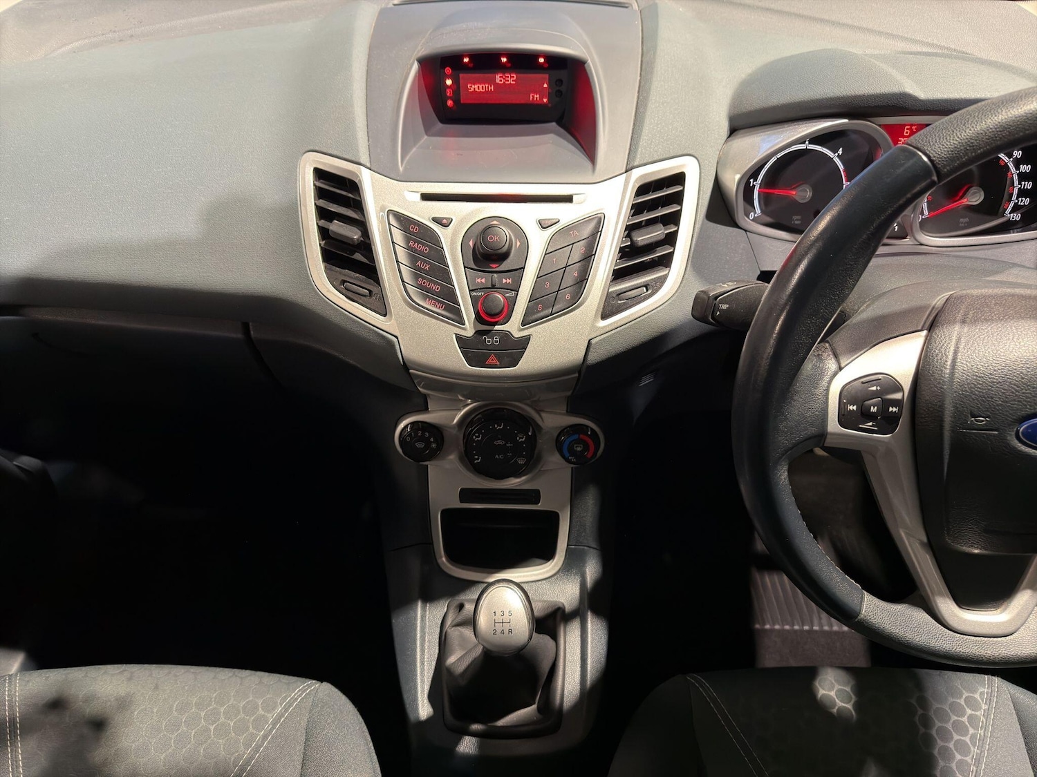 Used Ford Fiesta 2011 for sale - 76836508: Photo 16