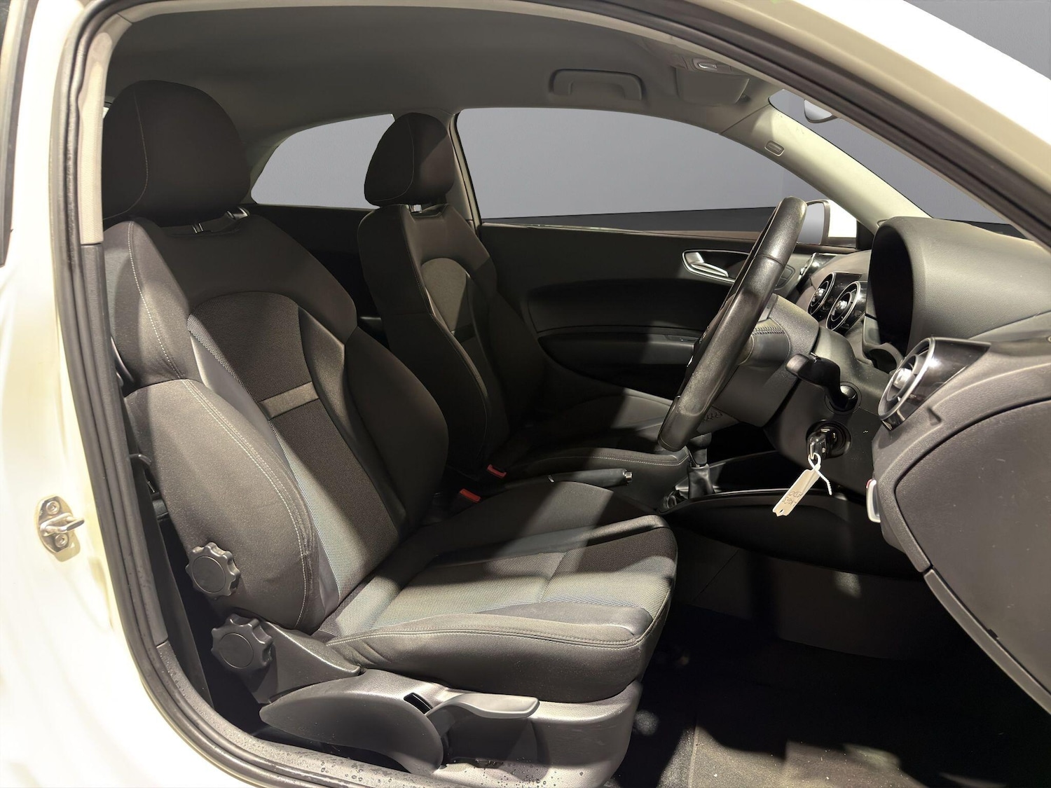 Used Audi A1 2013 for sale - 76635938: Photo 9