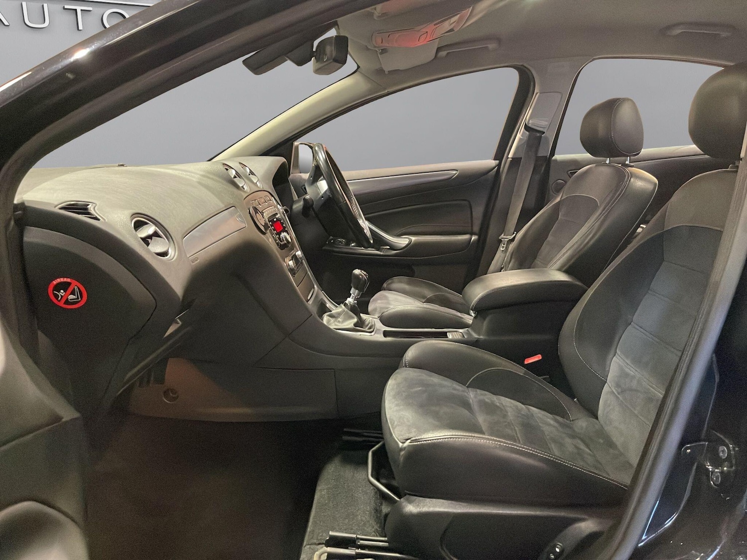 Used Ford Mondeo 2011 for sale - 76717621: Photo 12