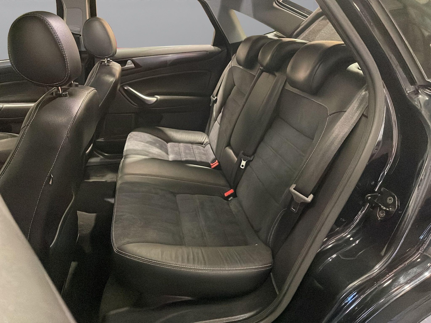 Used Ford Mondeo 2011 for sale - 76717621: Photo 13