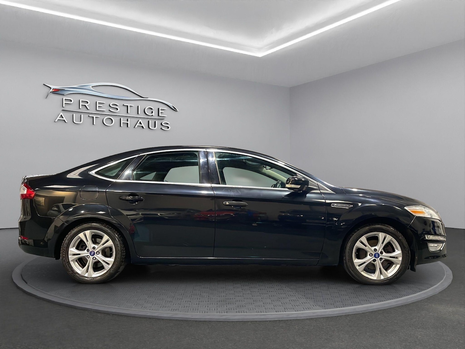 Used Ford Mondeo 2011 for sale - 76717621: Photo 2