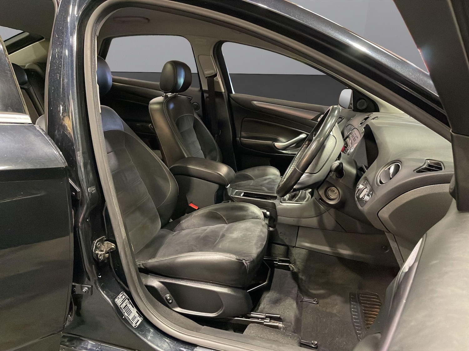 Used Ford Mondeo 2011 for sale - 76717621: Photo 9