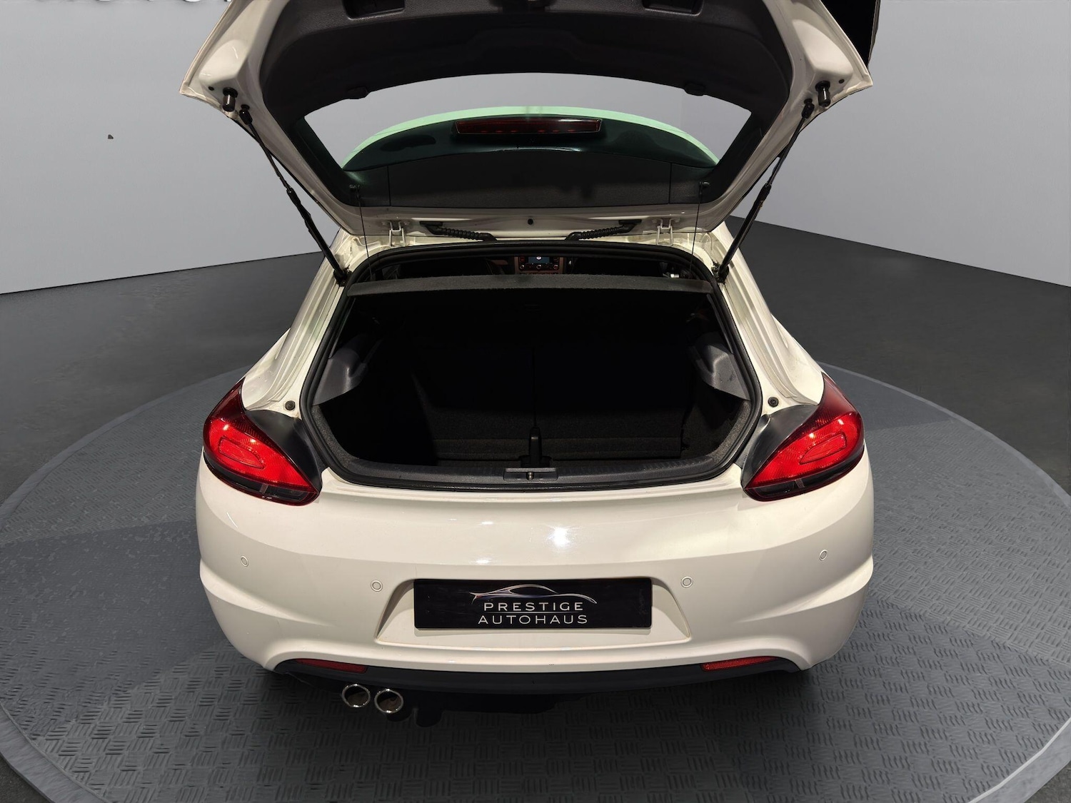 Used Volkswagen Scirocco 2014 for sale - 76520296: Photo 11