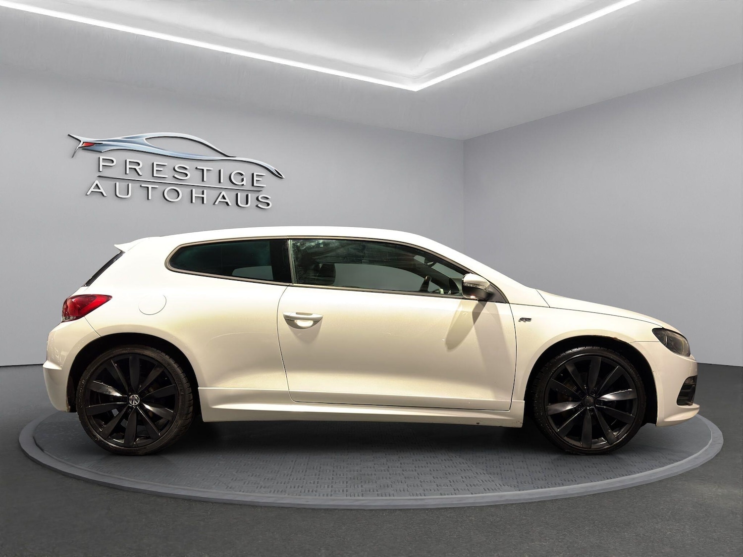 Used Volkswagen Scirocco 2014 for sale - 76520296: Photo 2