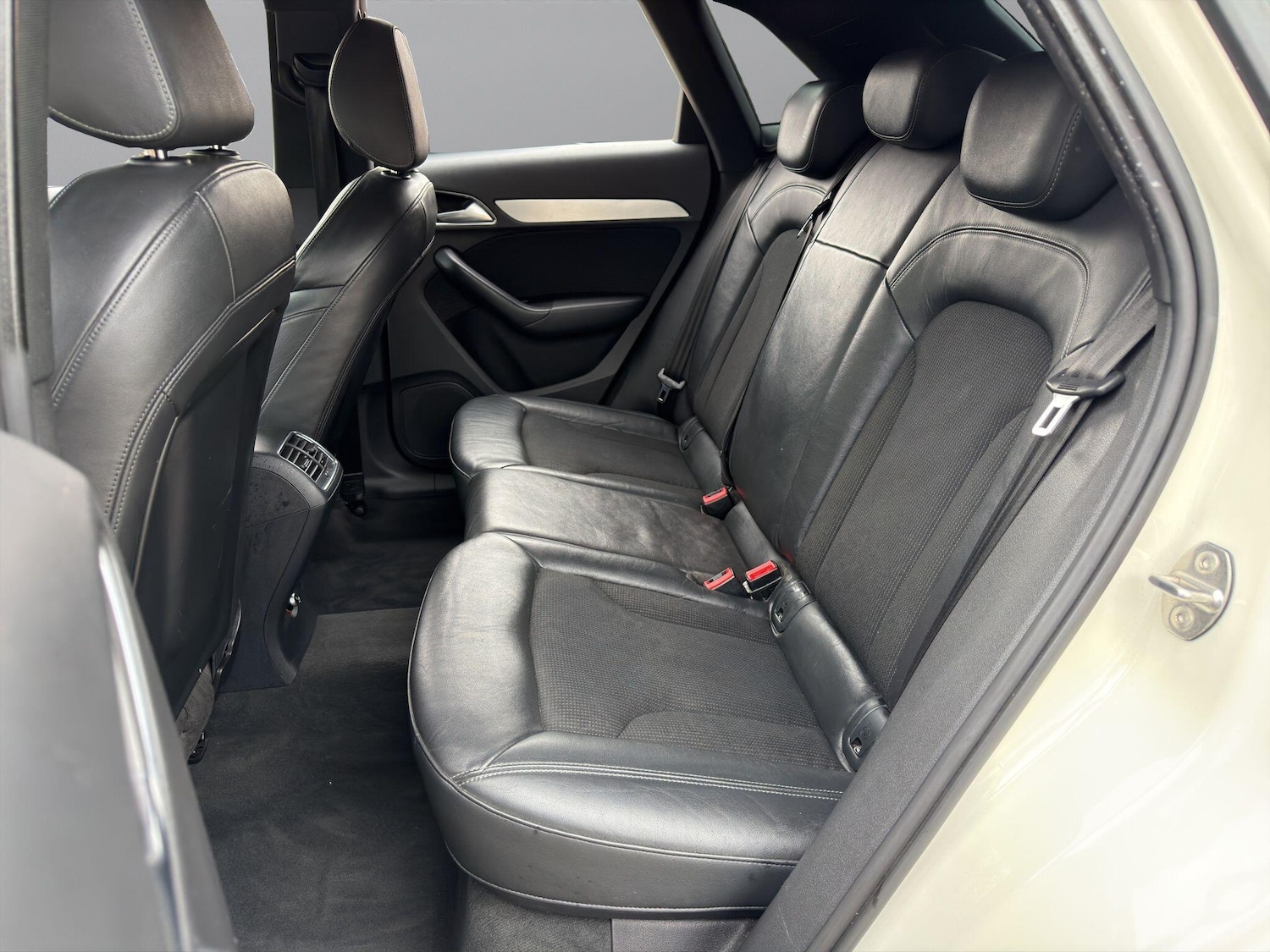Used Audi Q3 2013 for sale - 76380237: Photo 9