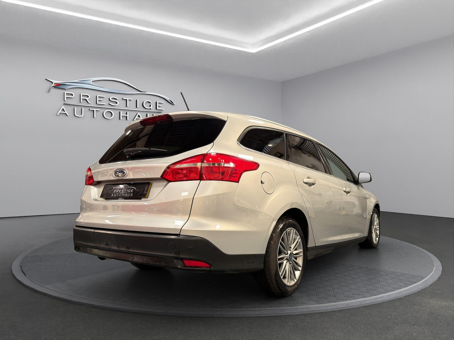 Used Ford Focus 2017 for sale - 76501185: Photo 3