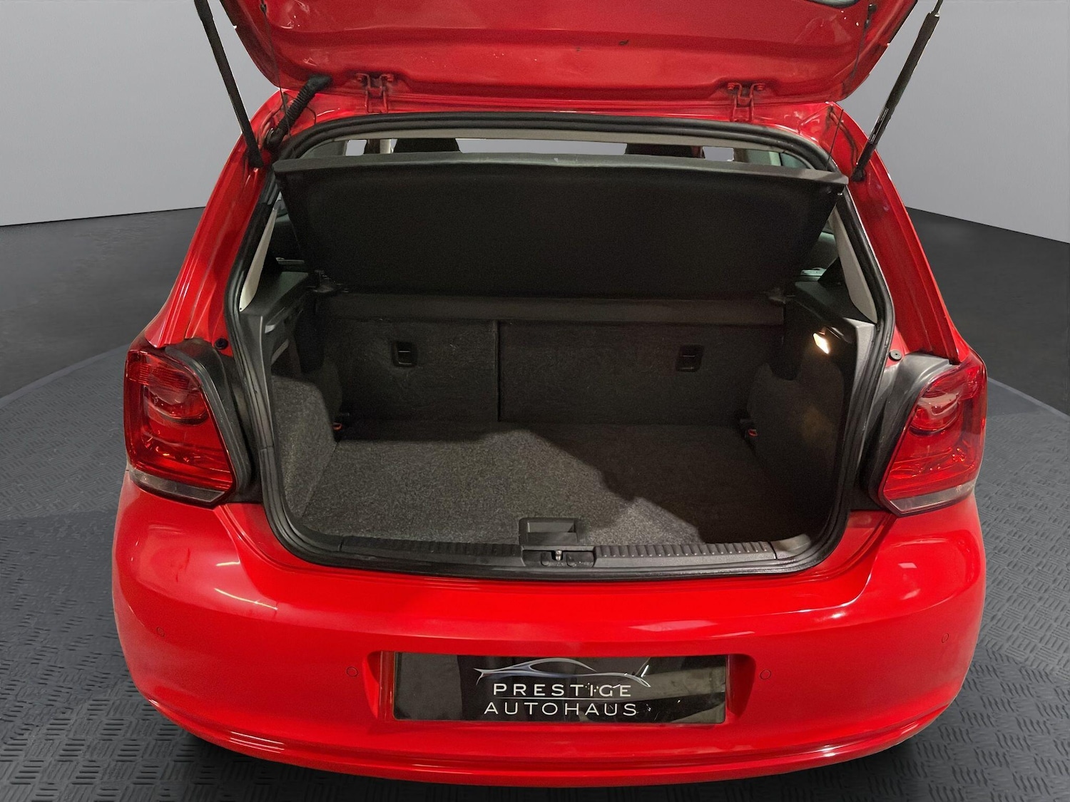 Used Volkswagen Polo 2013 for sale - 76731745: Photo 11