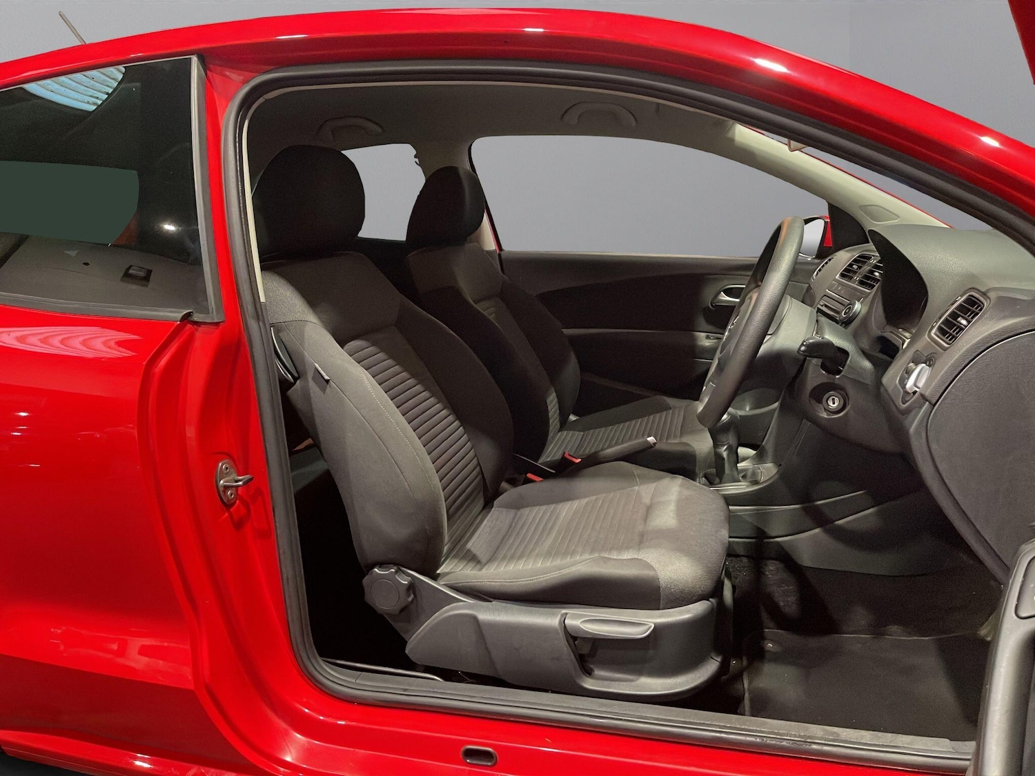 Used Volkswagen Polo 2013 for sale - 76731745: Photo 9