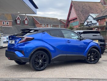 Used Toyota C-HR 2018 for sale - 78257627: Photo