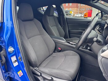 Used Toyota C-HR 2018 for sale - 78257627: Photo