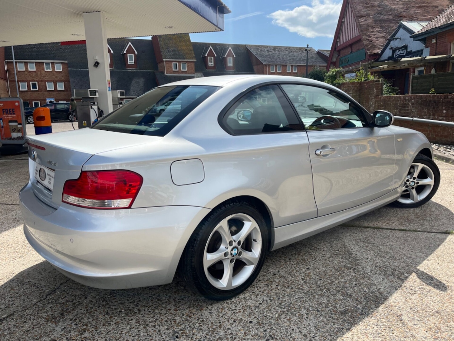 Used BMW 1 Series 2009 for sale - 76224480: Photo 2