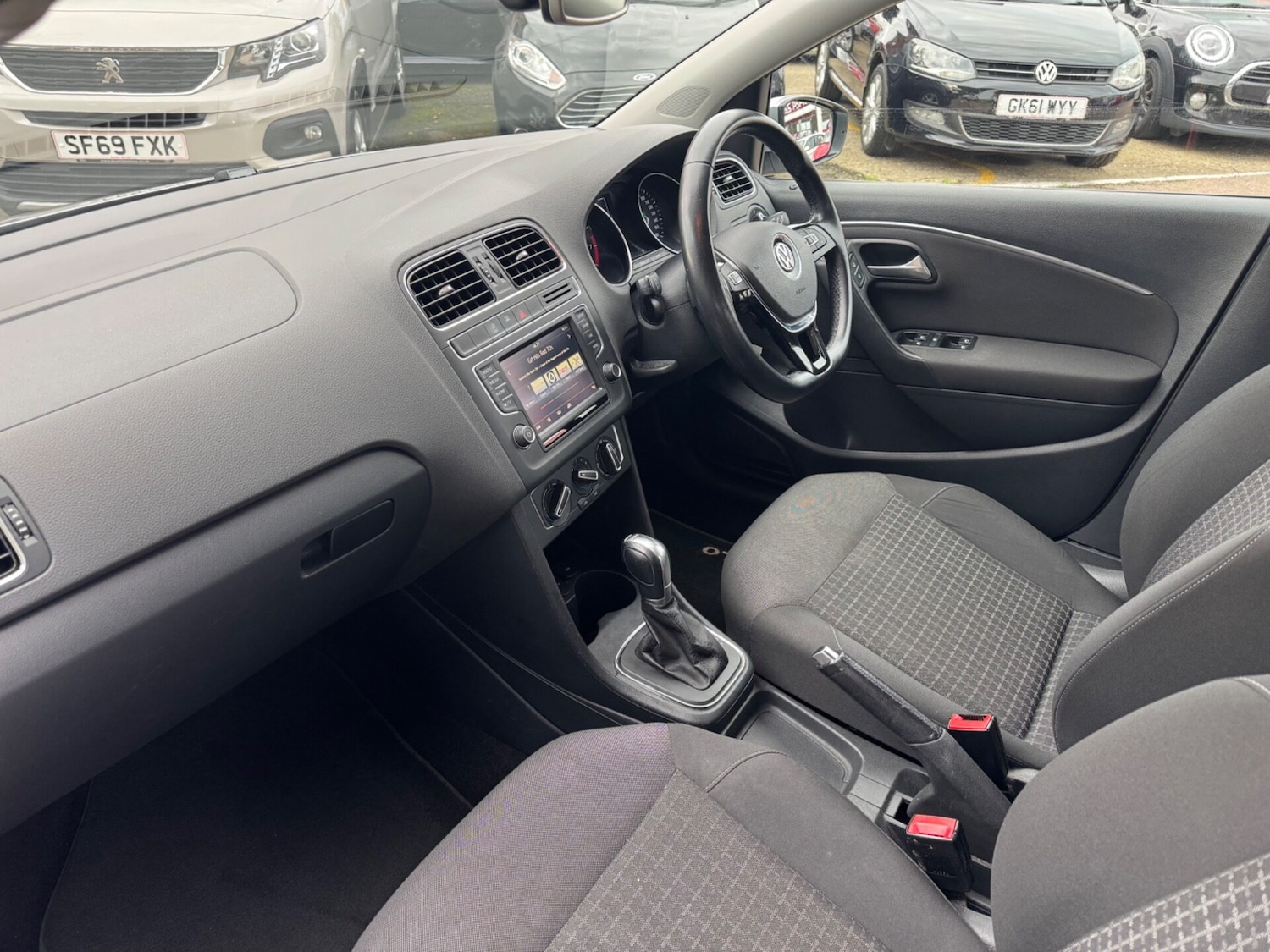 Used Volkswagen Polo 2015 for sale - 76376599: Photo 11