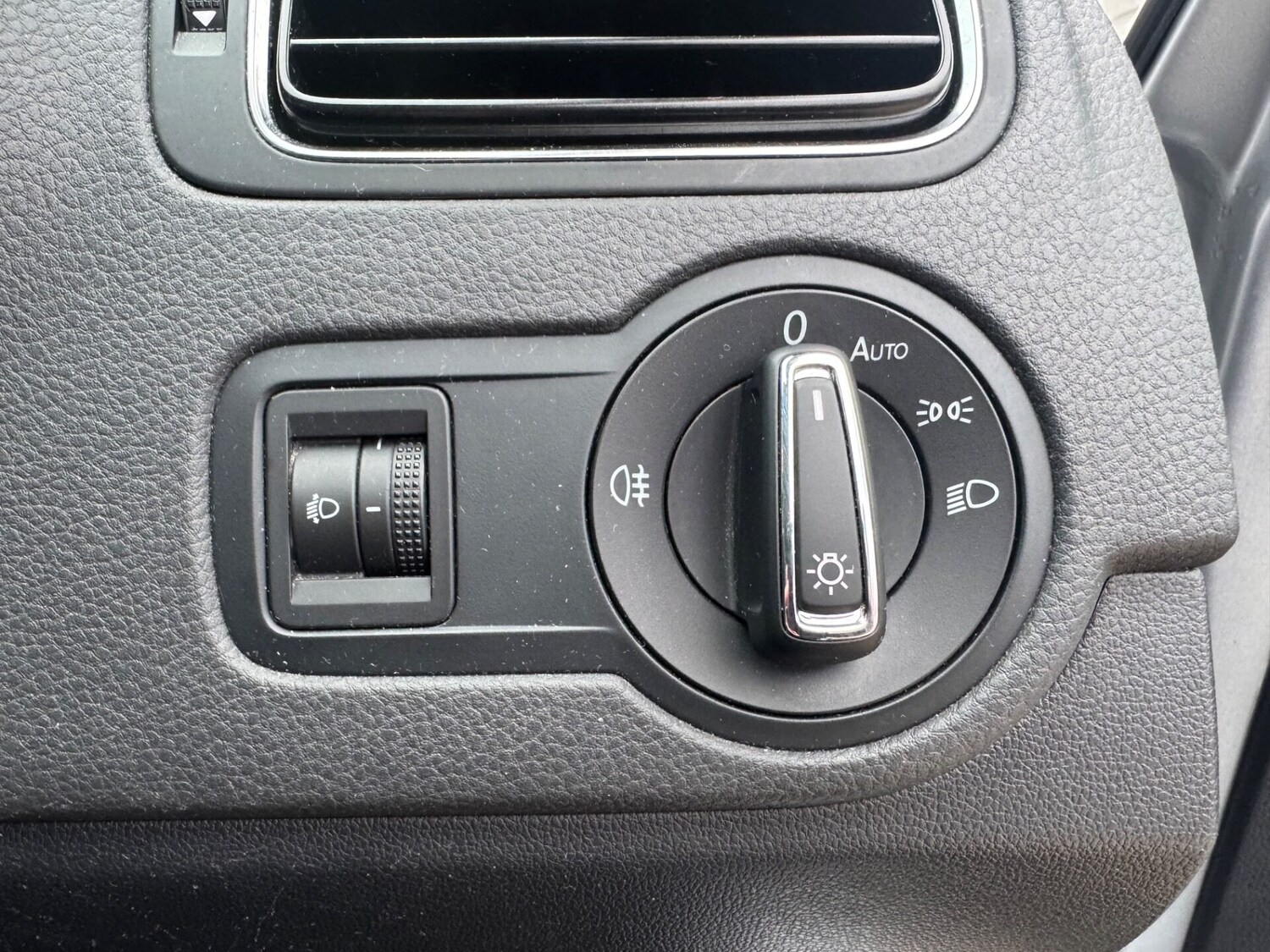 Used Volkswagen Polo 2015 for sale - 76376599: Photo 16