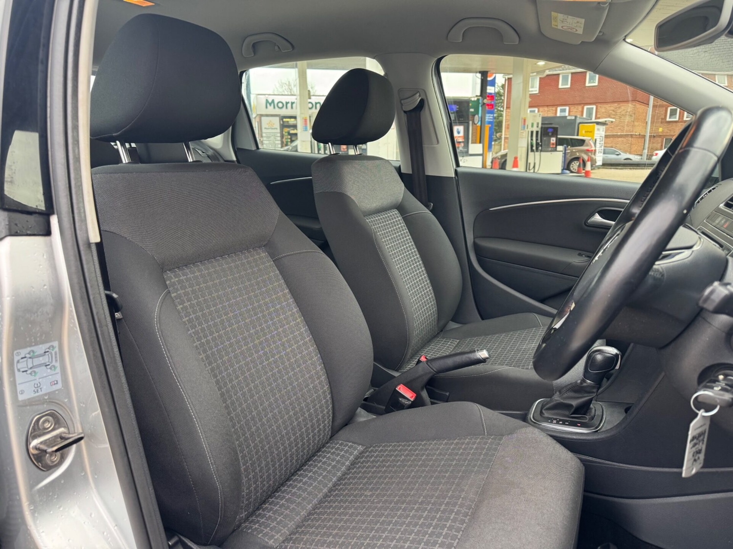 Used Volkswagen Polo 2015 for sale - 76376599: Photo 3