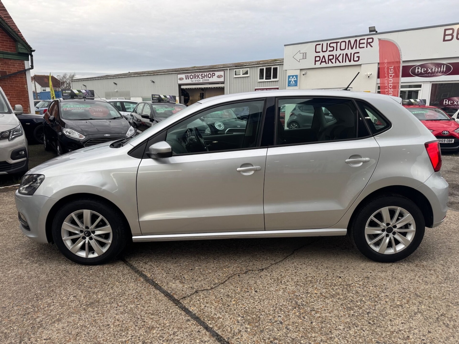 Used Volkswagen Polo 2015 for sale - 76376599: Photo 5