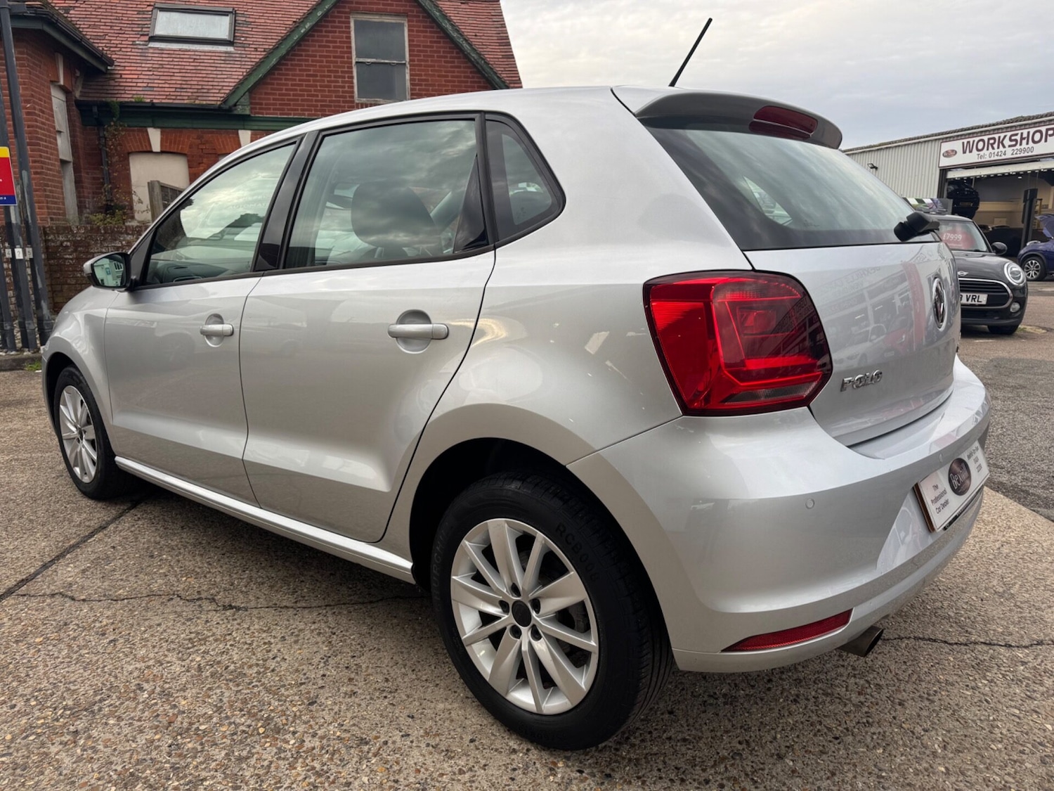 Used Volkswagen Polo 2015 for sale - 76376599: Photo 7
