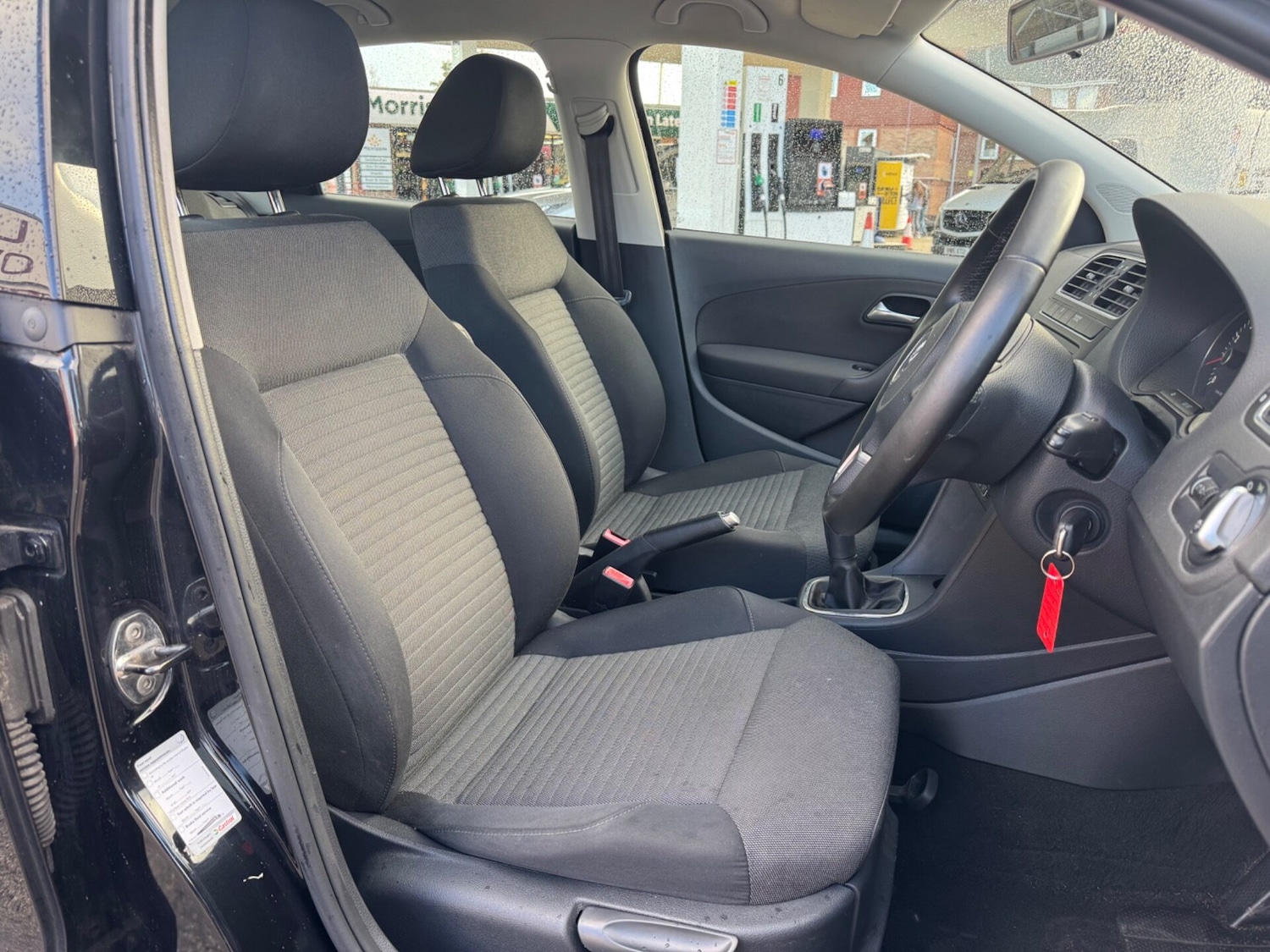 Used Volkswagen Polo 2011 for sale - 76334363: Photo 3