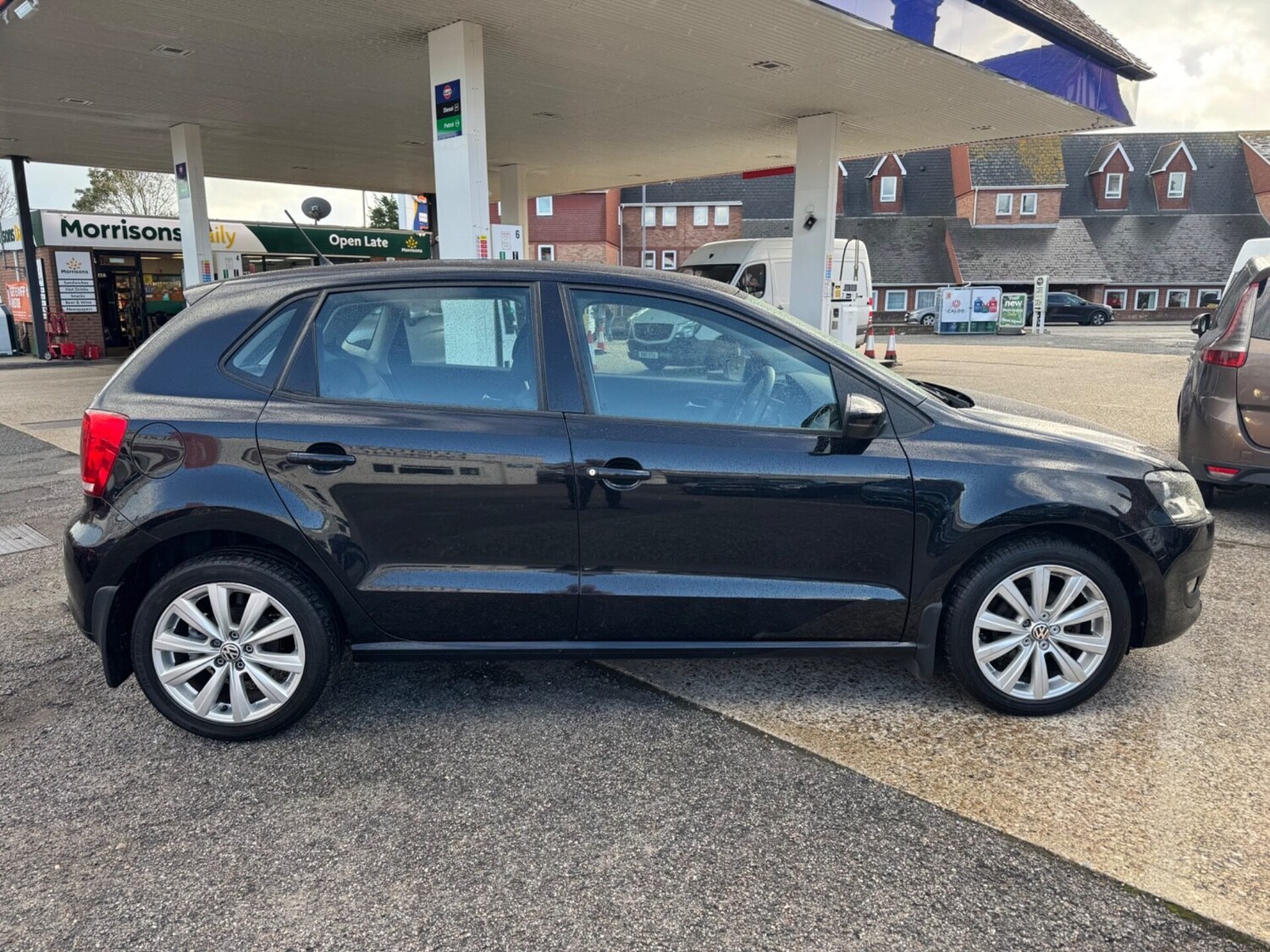 Used Volkswagen Polo 2011 for sale - 76334363: Photo 4