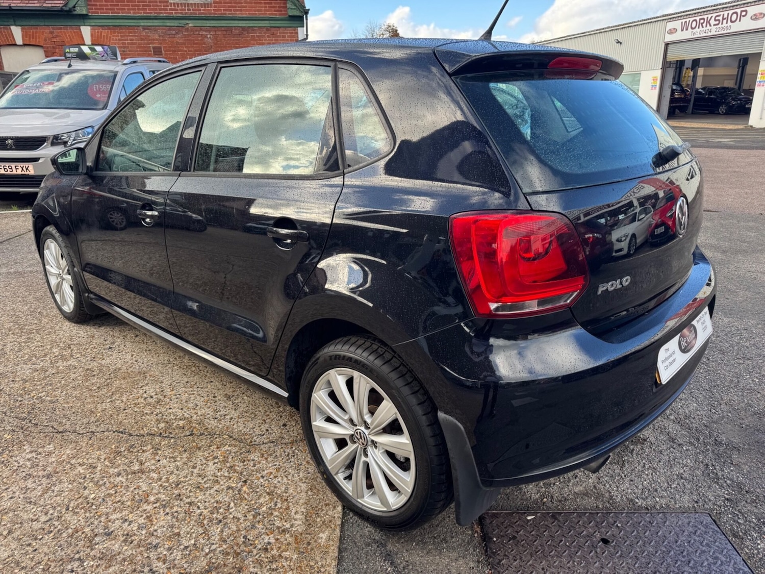 Used Volkswagen Polo 2011 for sale - 76334363: Photo 9