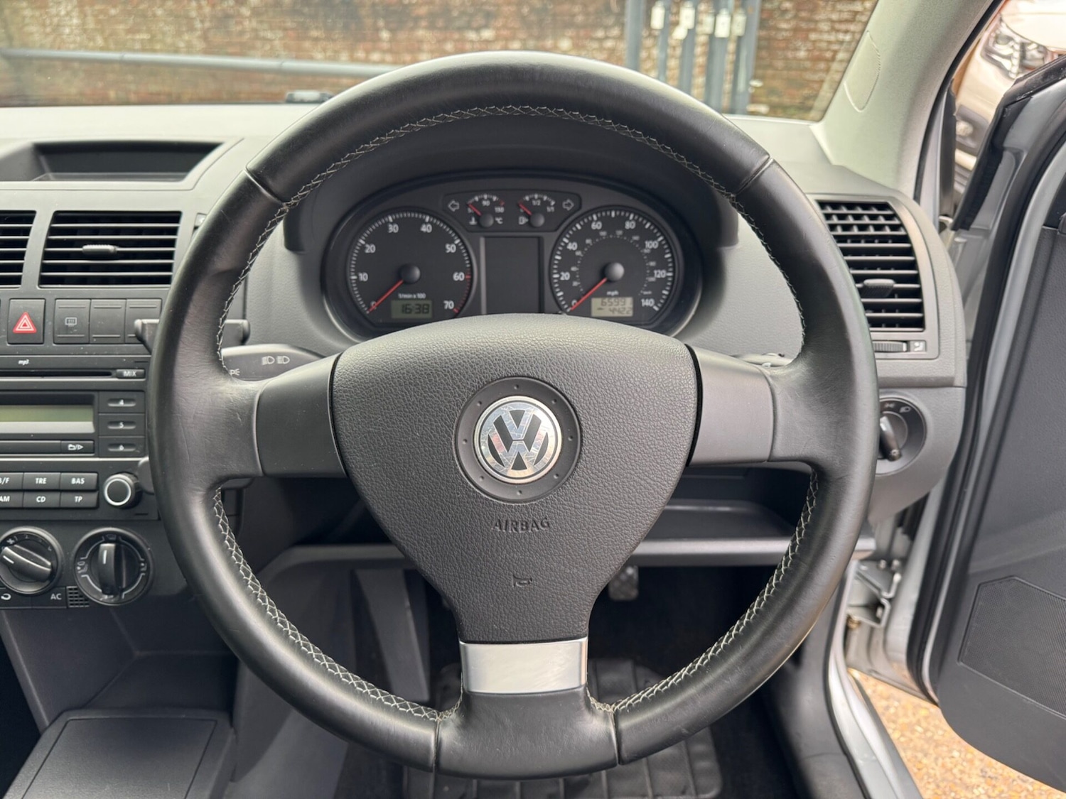 Used Volkswagen Polo 2009 for sale - 76453693: Photo 13