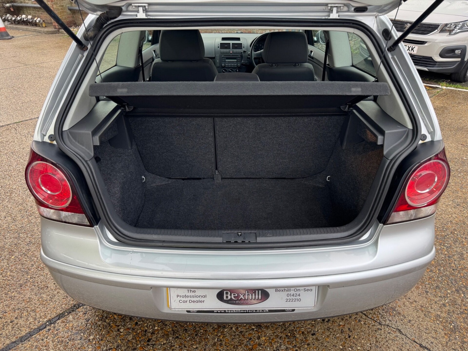 Used Volkswagen Polo 2009 for sale - 76453693: Photo 8