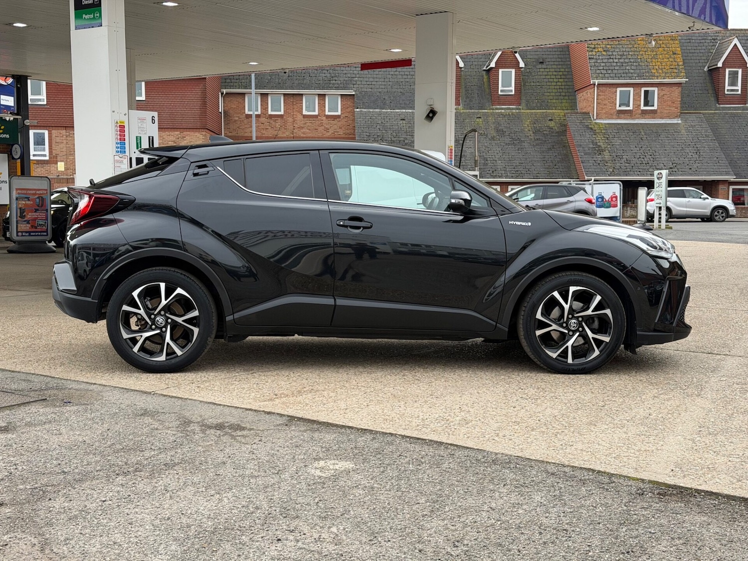 Used Toyota C-HR 2021 for sale - 77617974: Photo 2