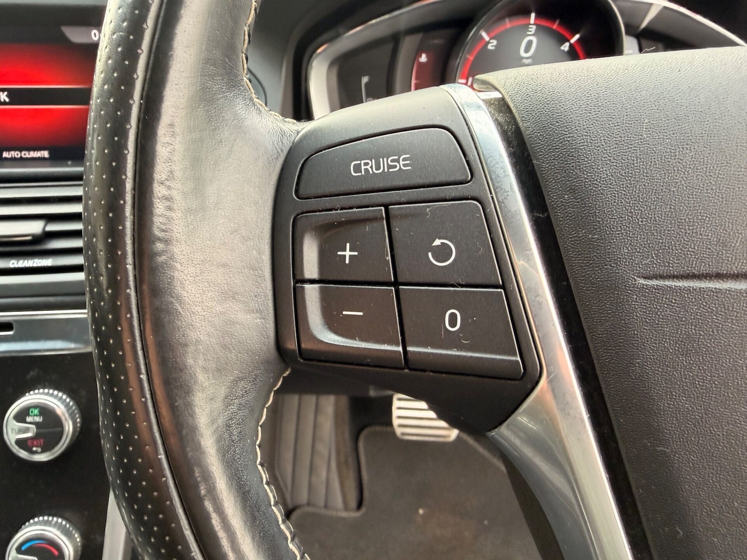 Used Volvo XC60 2017 for sale - 77836120: Photo 12