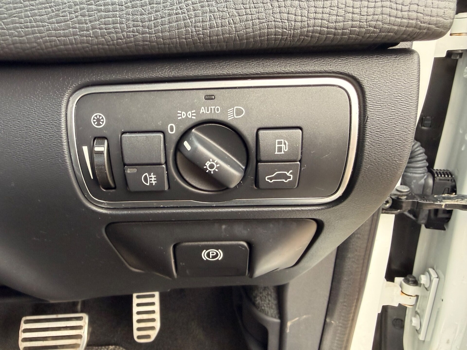 Used Volvo XC60 2017 for sale - 77836120: Photo 14