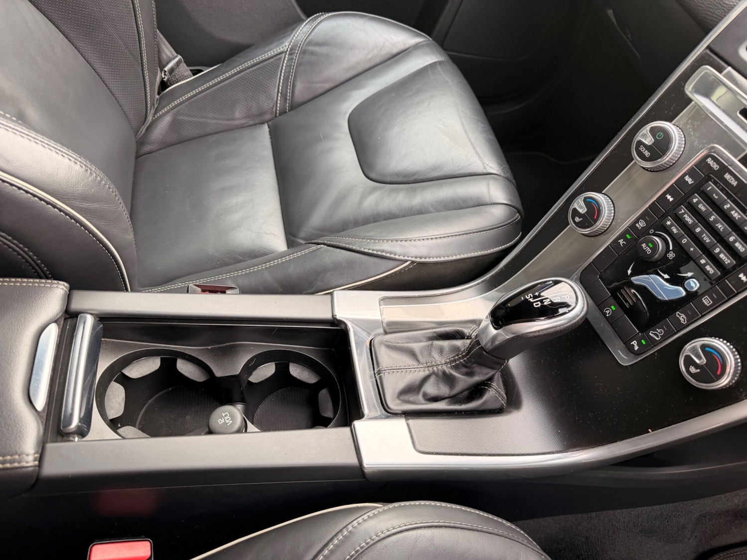 Used Volvo XC60 2017 for sale - 77836120: Photo 16