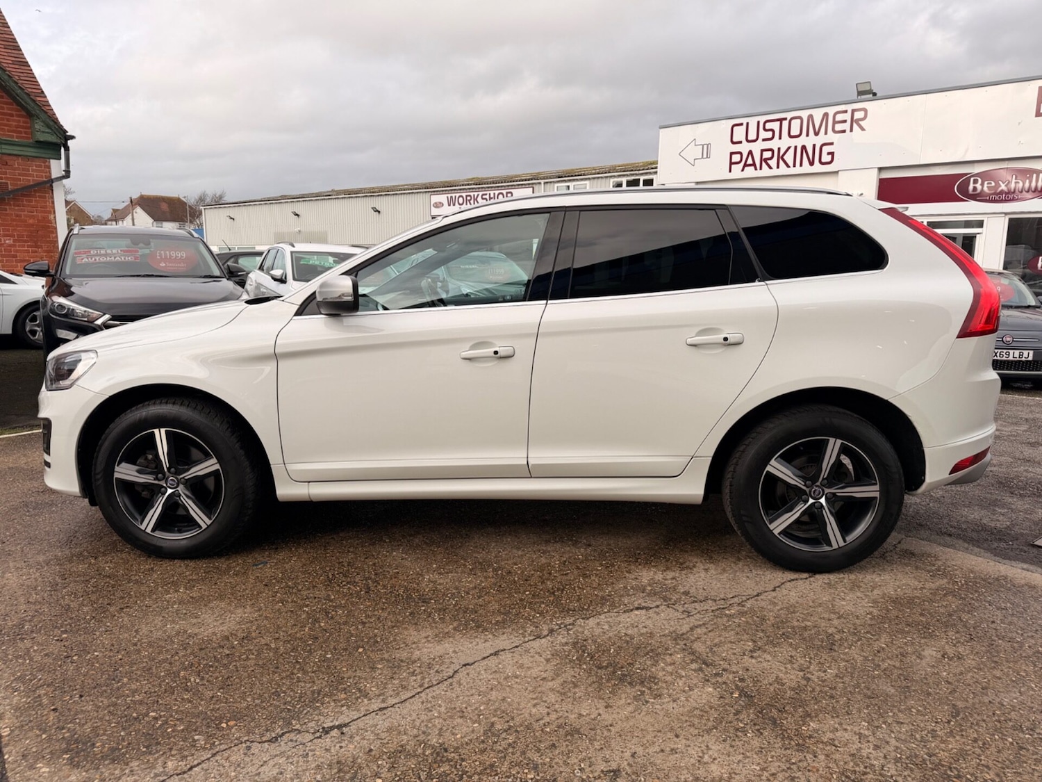 Used Volvo XC60 2017 for sale - 77836120: Photo 5