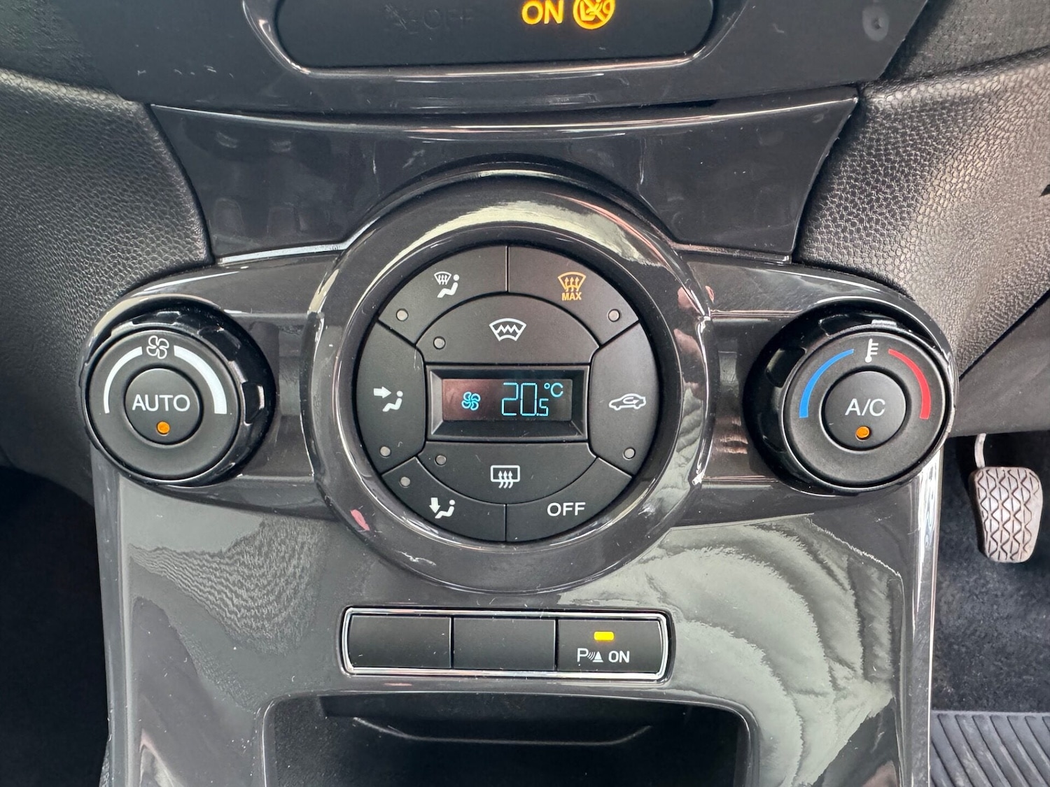 Used Ford Fiesta 2013 for sale - 77714974: Photo 17