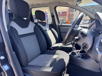 Used Dacia Duster 2016 for sale - 78565324: Photo