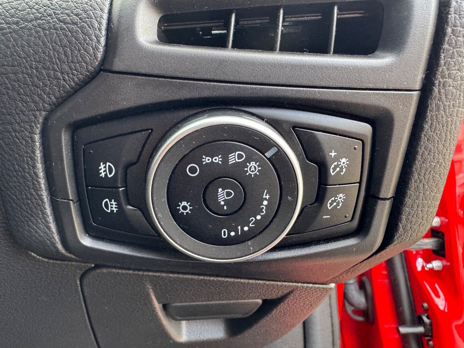 Used Ford Focus 2015 for sale - 76365765: Photo 16