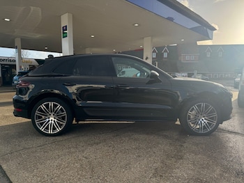 Used Porsche Macan 2017 for sale - 77103429: Photo