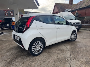 Used Toyota AYGO 2020 for sale - 76492273: Photo