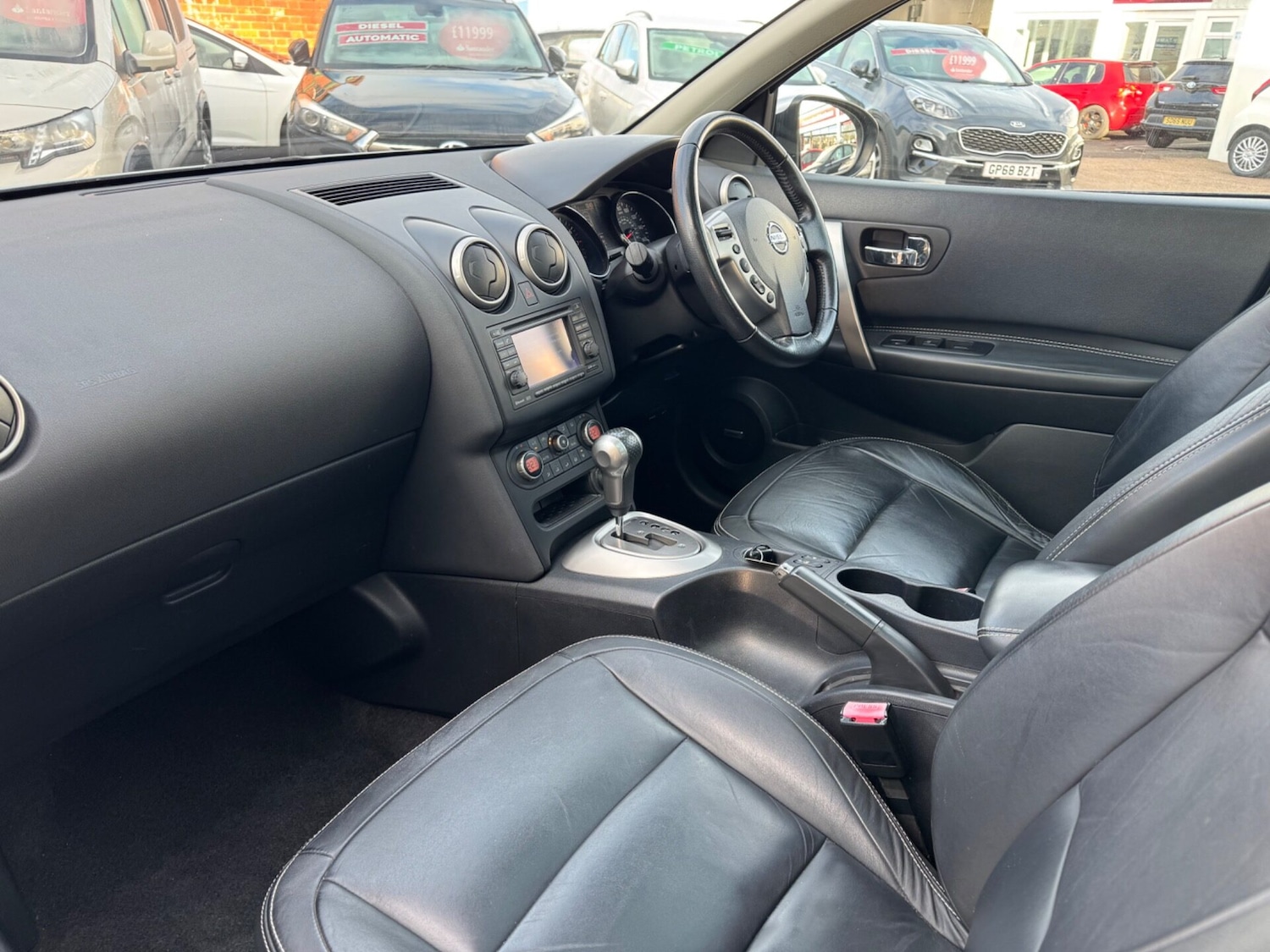 Used Nissan Qashqai 2010 for sale - 77196545: Photo 11