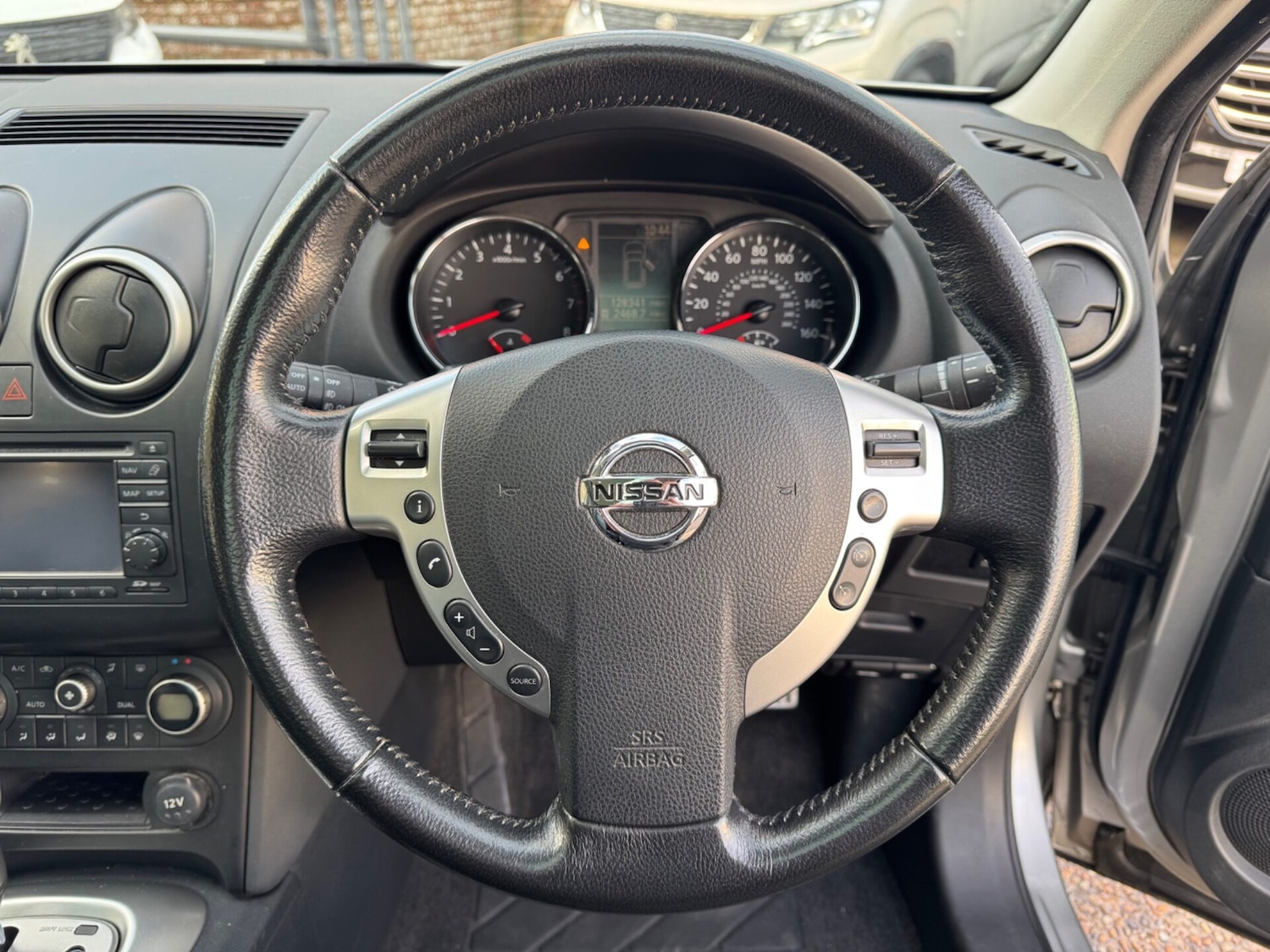 Used Nissan Qashqai 2010 for sale - 77196545: Photo 12