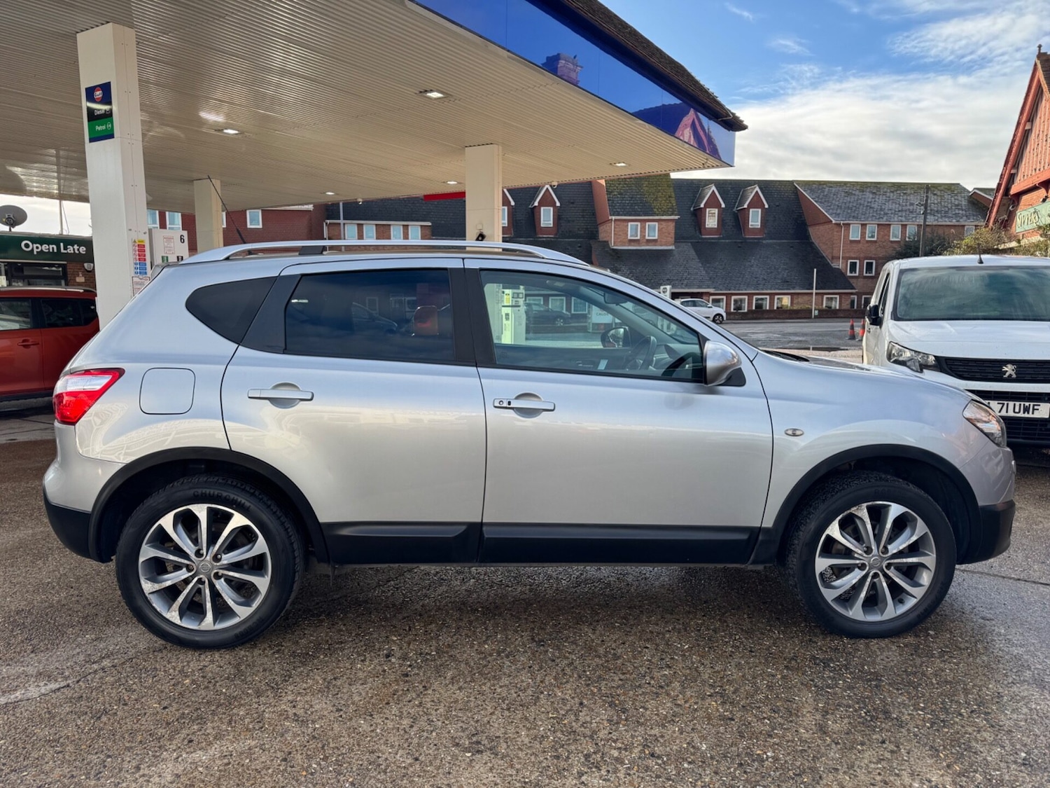 Used Nissan Qashqai 2010 for sale - 77196545: Photo 4